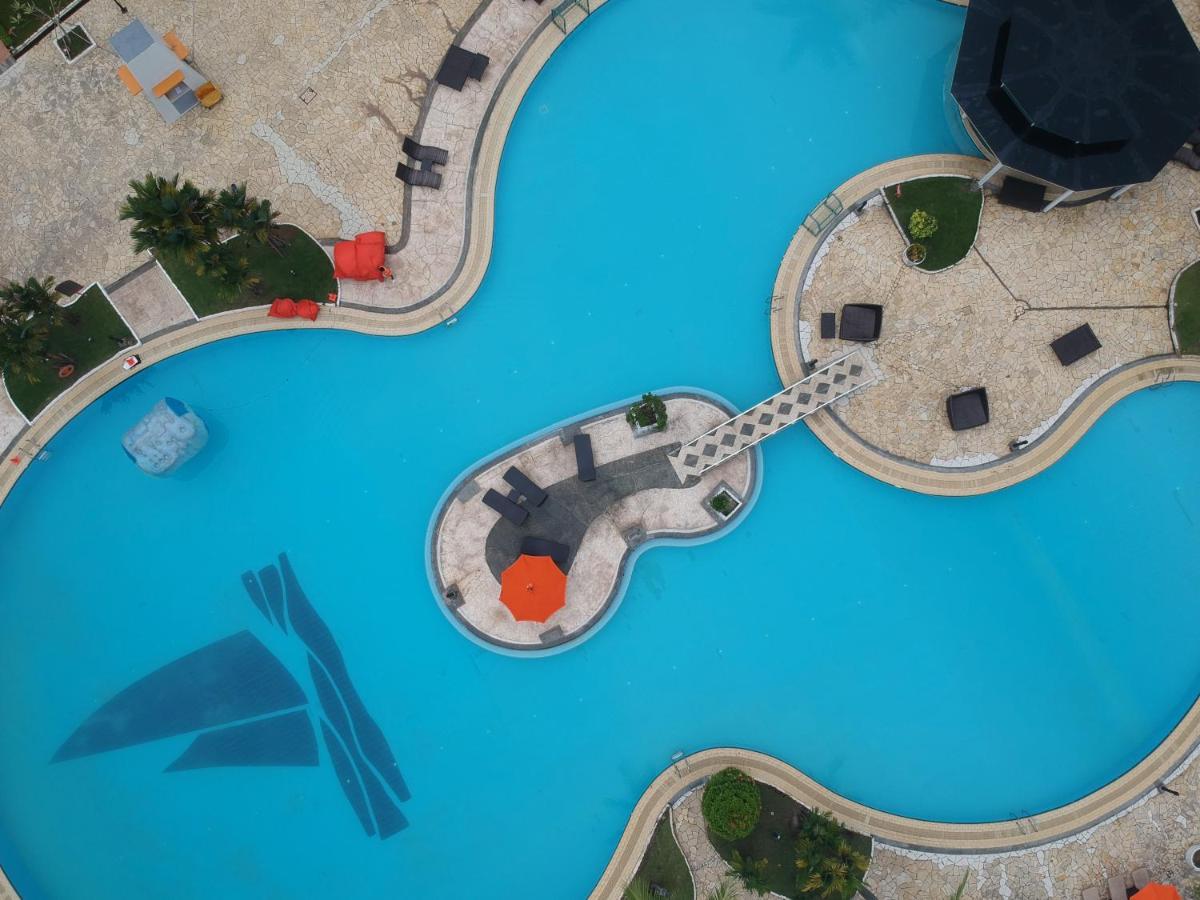Harris Resort Batam Waterfront Sekupang Exterior photo