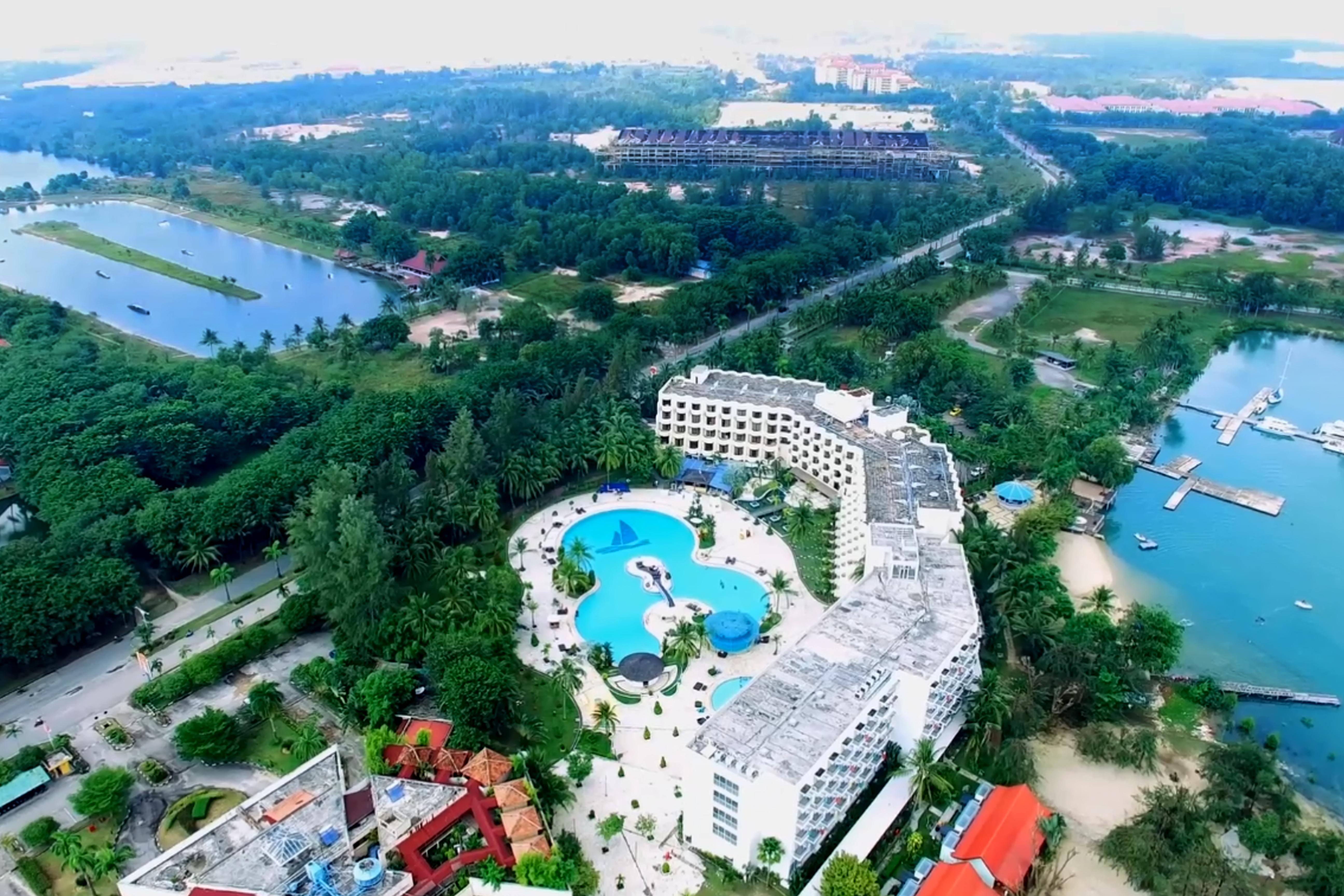 Harris Resort Batam Waterfront Sekupang Exterior photo
