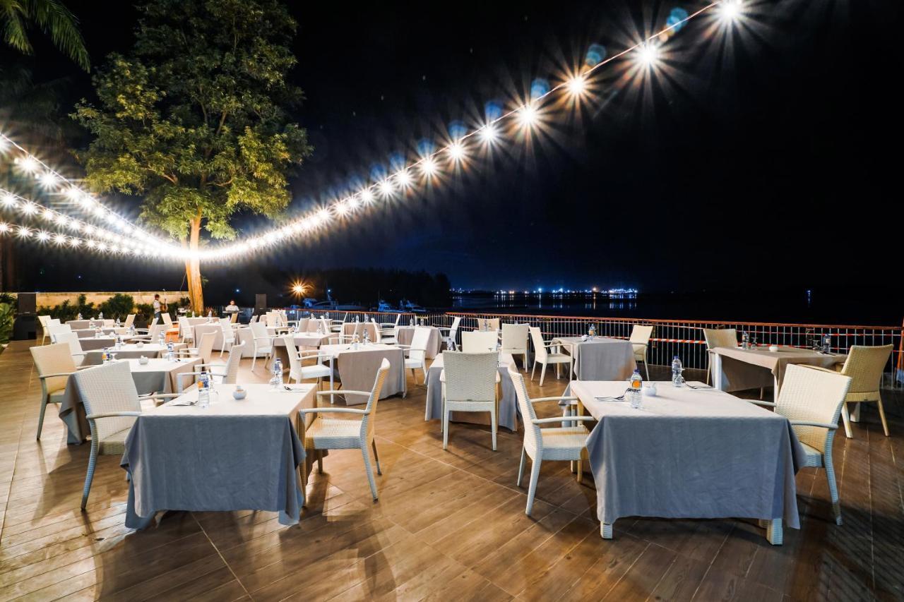 Harris Resort Batam Waterfront Sekupang Exterior photo