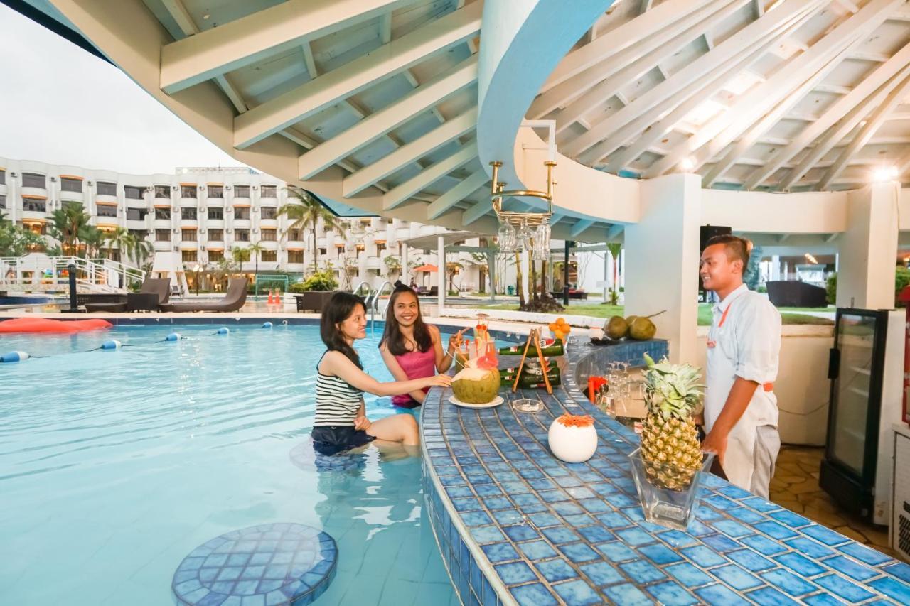 Harris Resort Batam Waterfront Sekupang Exterior photo