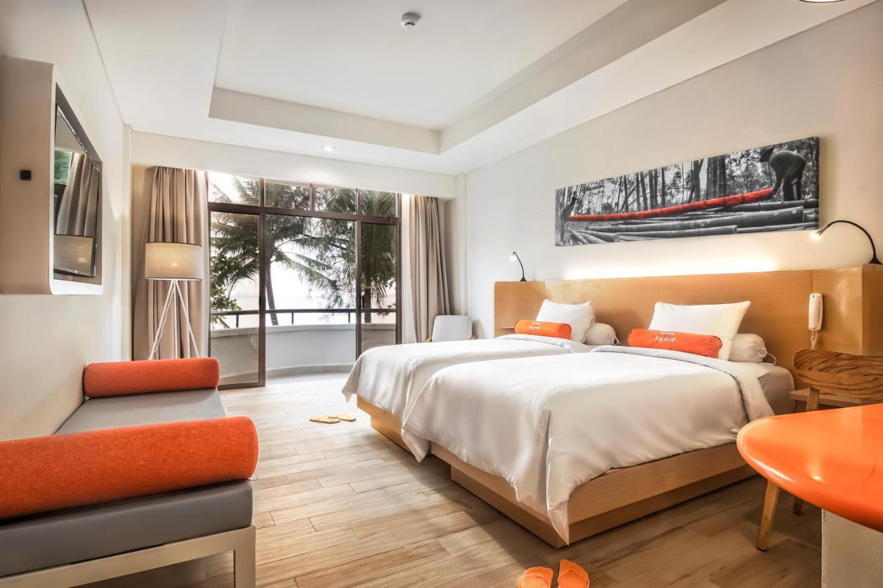 Harris Resort Batam Waterfront Sekupang Exterior photo